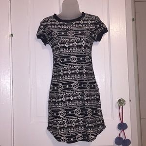 Short sleeve mini dress